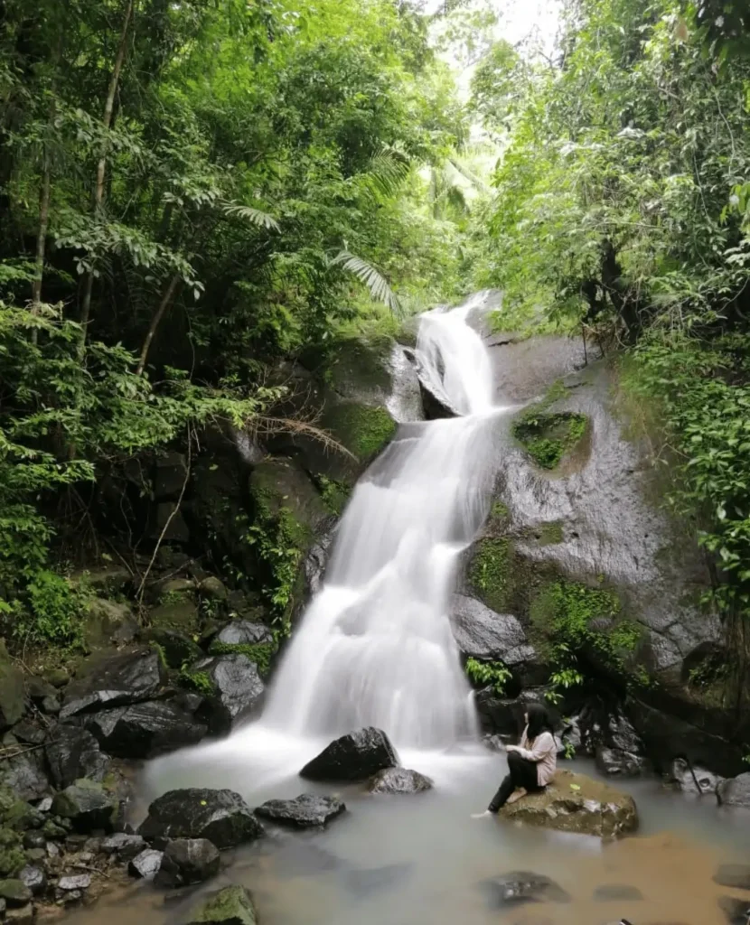 Munnar Waterfall